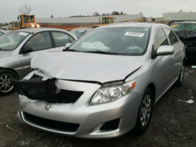 1NXBU4EE7AZ356380 - 2010 TOYOTA COROLLA BA SILVER photo 2