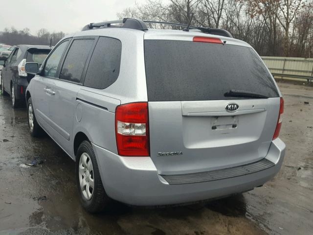 KNDMB133386198394 - 2008 KIA SEDONA SILVER photo 3