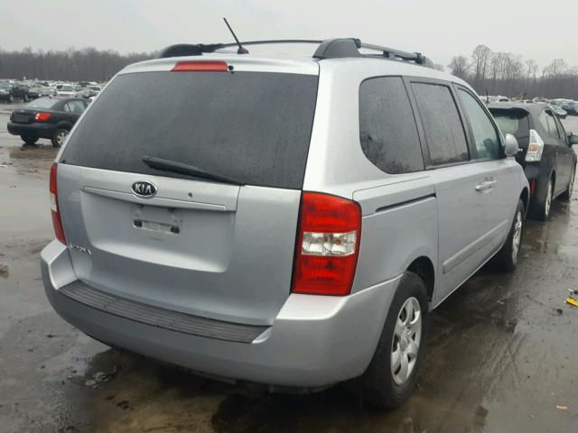 KNDMB133386198394 - 2008 KIA SEDONA SILVER photo 4