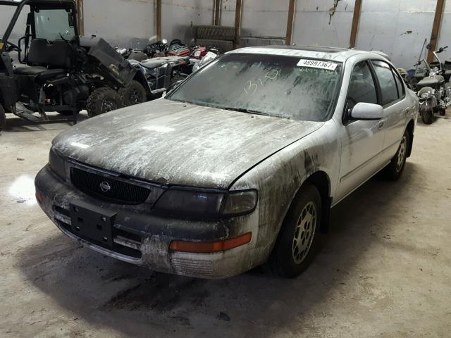 JN1CA21D4ST616618 - 1995 NISSAN MAXIMA GLE WHITE photo 2