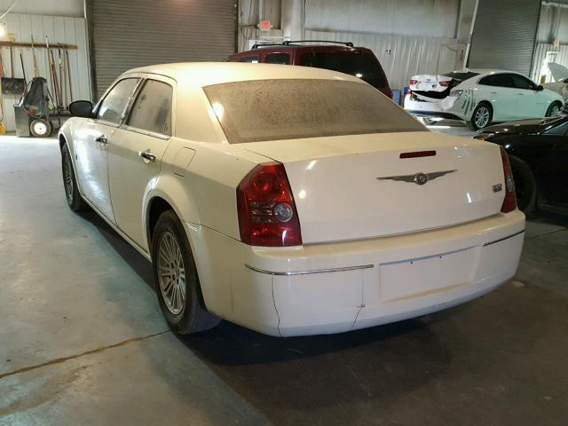 2C3CA4CD1AH132251 - 2010 CHRYSLER 300 TOURIN CREAM photo 3