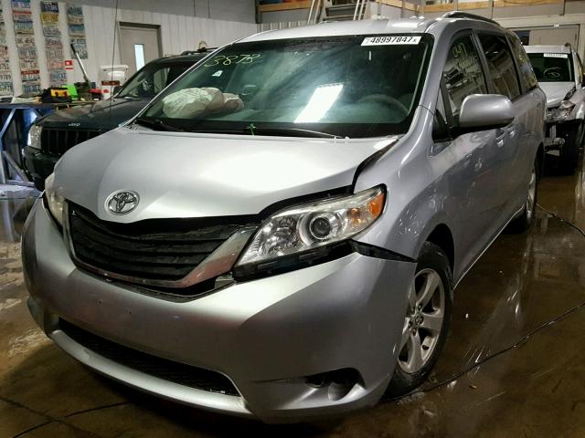 5TDKK3DC4CS210417 - 2012 TOYOTA SIENNA LE BLUE photo 2