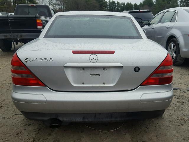 WDBKK47FXYF167364 - 2000 MERCEDES-BENZ SLK 230 KO SILVER photo 6