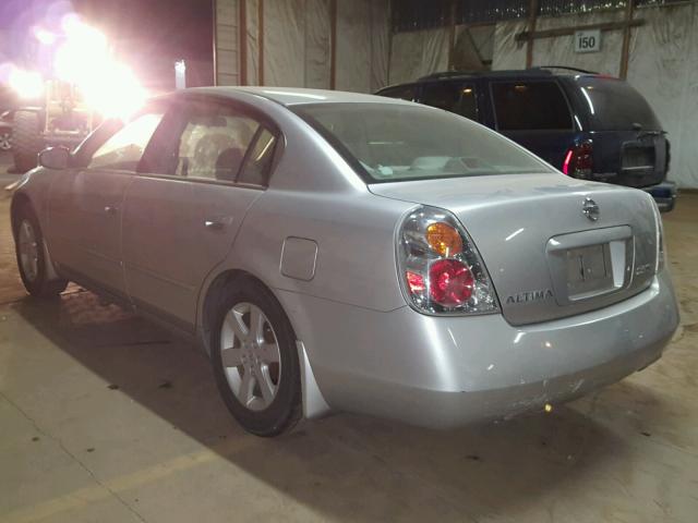 1N4AL11D03C158026 - 2003 NISSAN ALTIMA BAS SILVER photo 3