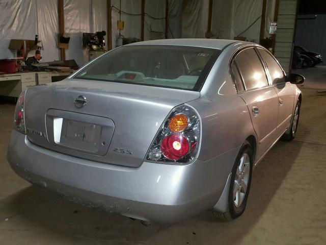 1N4AL11D03C158026 - 2003 NISSAN ALTIMA BAS SILVER photo 4