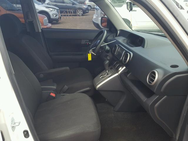 JTLKE50E281025981 - 2008 TOYOTA SCION XB თეთრი ფოტო 5