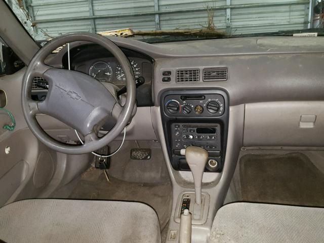 1Y1SK5281YZ437947 - 2000 CHEVROLET GEO PRIZM GRAY photo 9