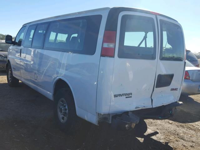 1GJHG39U551138987 - 2005 GMC SAVANA G35 WHITE photo 3