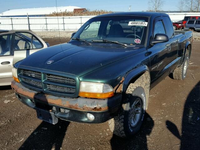 1B7GG22Y4XS299242 - 1999 DODGE DAKOTA GREEN photo 2