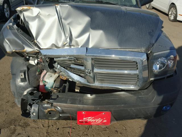 1D7HE28K96S581703 - 2006 DODGE DAKOTA QUA GRAY photo 7