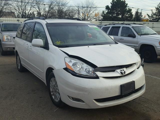 5TDZK22C27S062608 - 2007 TOYOTA SIENNA XLE WHITE photo 1