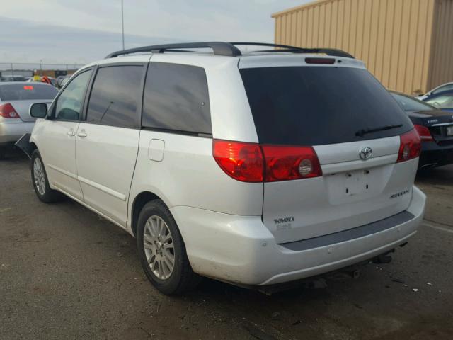 5TDZK22C27S062608 - 2007 TOYOTA SIENNA XLE WHITE photo 3