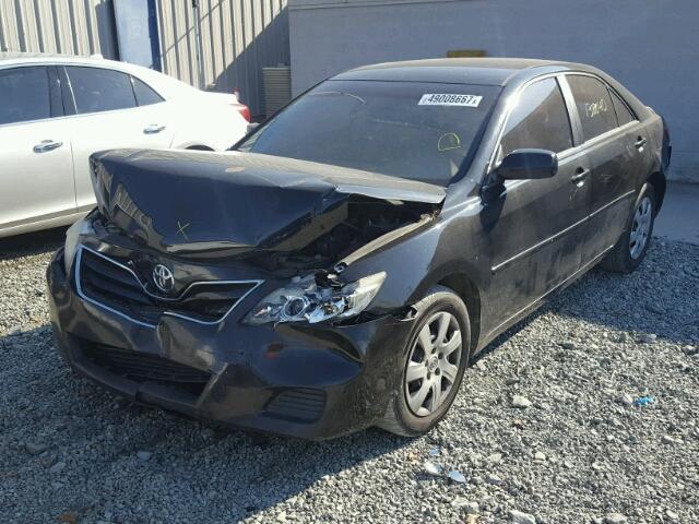 4T1BF3EK9AU111378 - 2010 TOYOTA CAMRY BASE შავი ფოტო 2