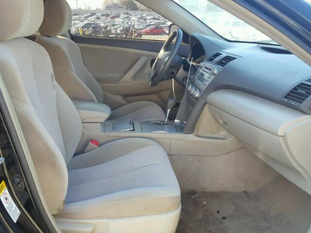 4T1BF3EK9AU111378 - 2010 TOYOTA CAMRY BASE შავი ფოტო 5