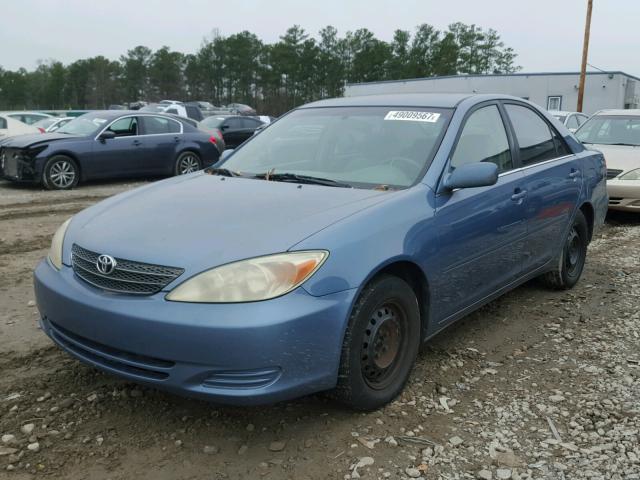 4T1BE32K63U667674 - 2003 TOYOTA CAMRY LE BLUE photo 2