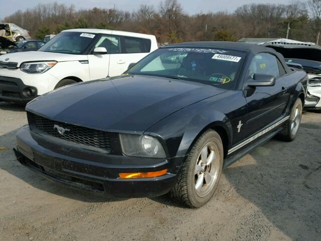 1ZVFT84N365254462 - 2006 FORD MUSTANG BLACK photo 2