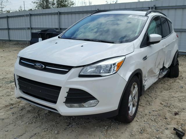 1FMCU9G91FUA79928 - 2015 FORD ESCAPE SE WHITE photo 2