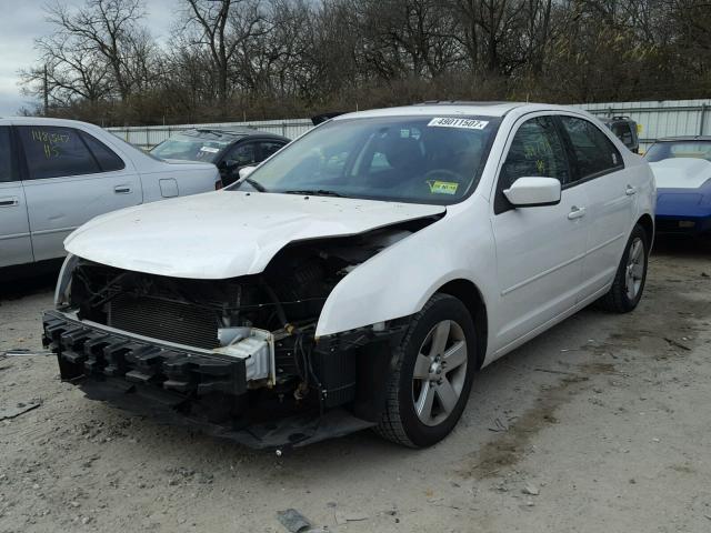 3FAHP07Z59R130877 - 2009 FORD FUSION SE WHITE photo 2