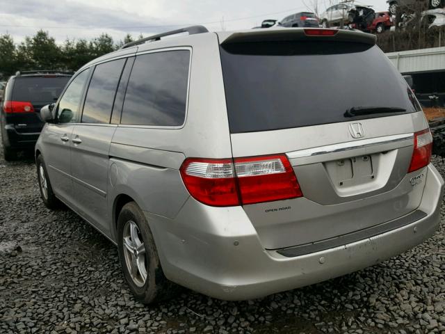 5FNRL38895B126649 - 2005 HONDA ODYSSEY TO SILVER photo 3