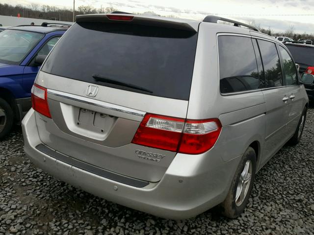 5FNRL38895B126649 - 2005 HONDA ODYSSEY TO SILVER photo 4