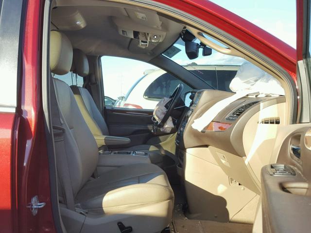 2C4RC1CG0DR572629 - 2013 CHRYSLER TOWN & COU MAROON photo 5