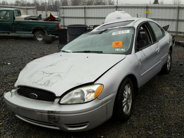 1FAFP56U67A182262 - 2007 FORD TAURUS SEL SILVER photo 2