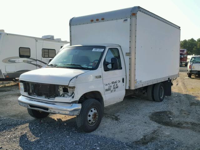 1FDWE35L85HA76618 - 2005 FORD E350 WHITE photo 2