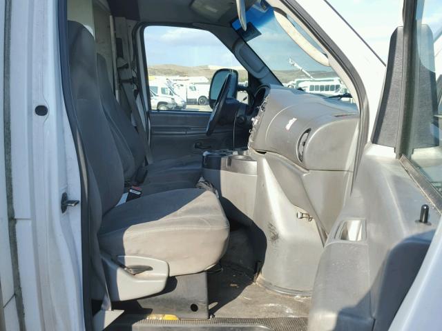 1FDWE35L85HA76618 - 2005 FORD E350 WHITE photo 5