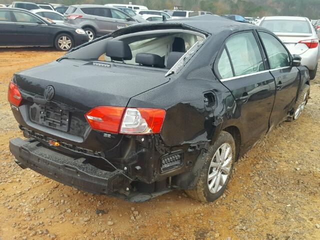 3VWD17AJ8EM425871 - 2014 VOLKSWAGEN JETTA SE BLACK photo 4