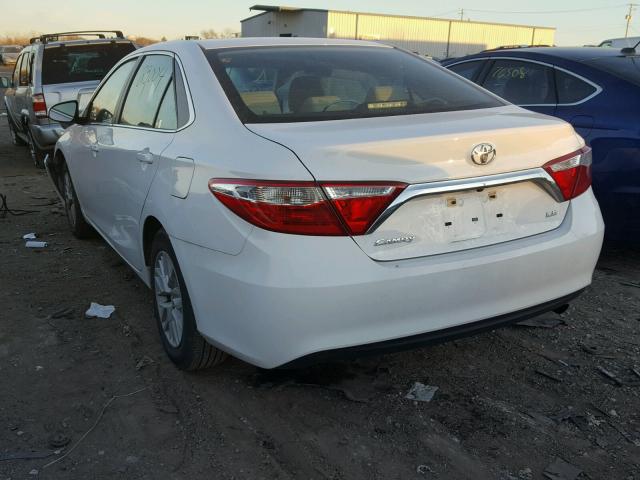 4T1BF1FK1GU259133 - 2016 TOYOTA CAMRY LE WHITE photo 3