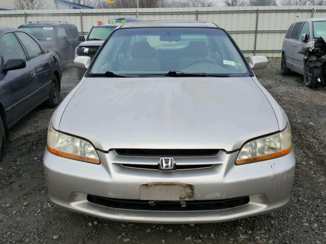 1HGCG6673WA233584 - 1998 HONDA ACCORD EX GOLD photo 9