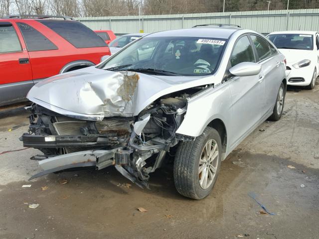 5NPEB4AC8CH350256 - 2012 HYUNDAI SONATA GLS SILVER photo 2