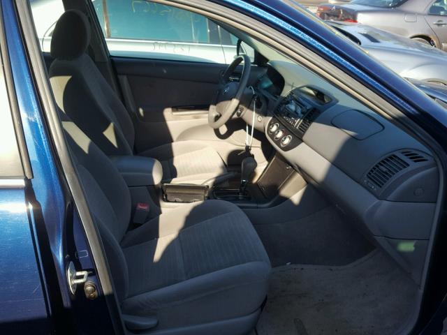 4T1BE32K75U392691 - 2005 TOYOTA CAMRY LE 蓝色 照片 5