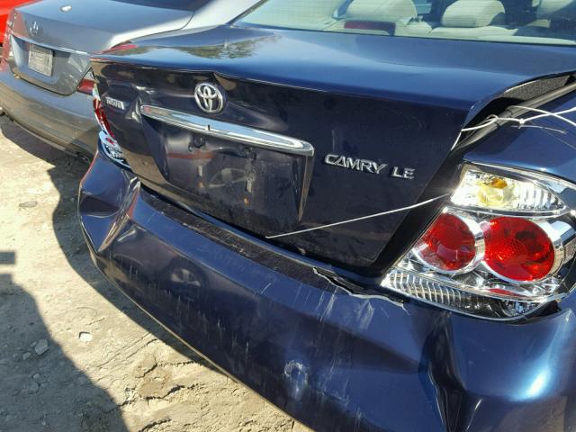 4T1BE32K75U392691 - 2005 TOYOTA CAMRY LE BLUE photo 9