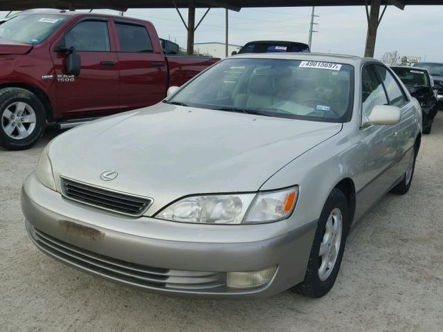 JT8BF28G1W0122376 - 1998 LEXUS ES 300 BEIGE photo 2