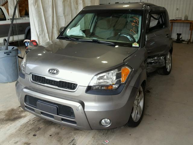 KNDJT2A22B7320194 - 2011 KIA SOUL + SILVER photo 2