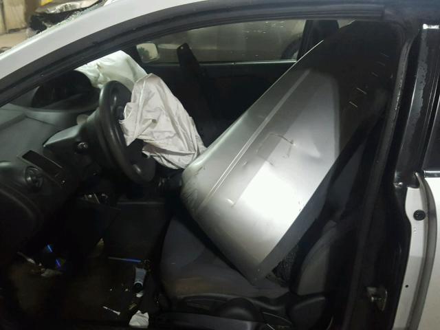 1G8AM12F94Z100724 - 2004 SATURN ION LEVEL SILVER photo 5