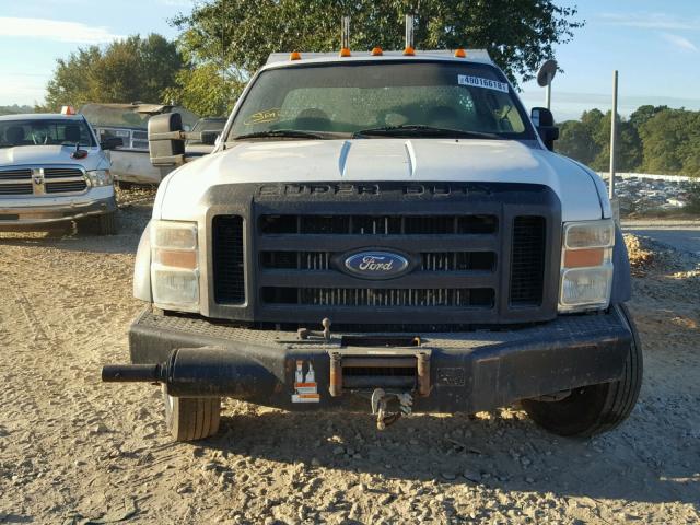 1FDAF57R38EA17129 - 2008 FORD F550 SUPER WHITE photo 9