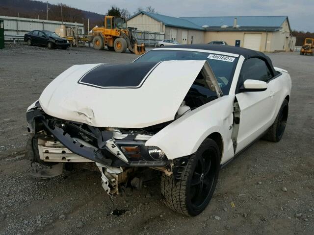 1ZVBP8FFXC5222600 - 2012 FORD MUSTANG GT WHITE photo 2