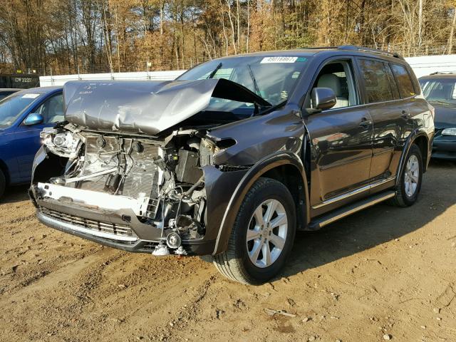 5TDBK3EH3DS184310 - 2013 TOYOTA HIGHLANDER GRAY photo 2