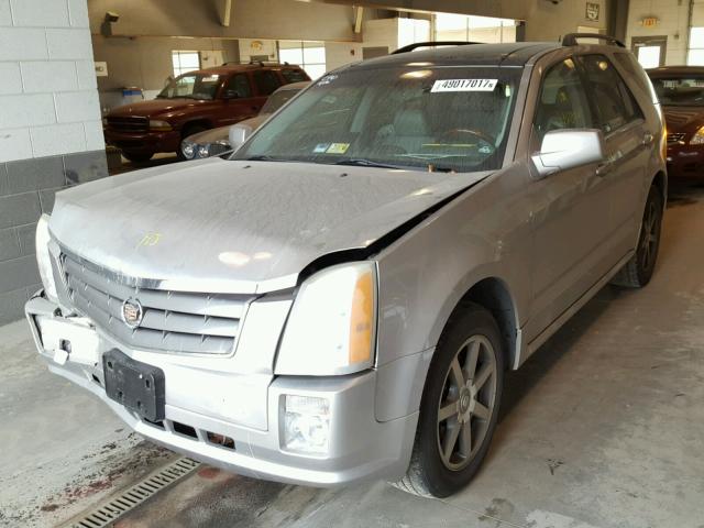 1GYEE637240184862 - 2004 CADILLAC SRX SILVER photo 2