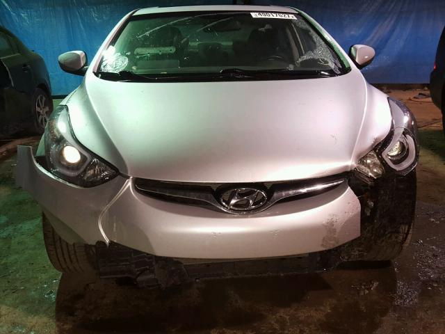 KMHDH4AE4FU320799 - 2015 HYUNDAI ELANTRA SE SILVER photo 9