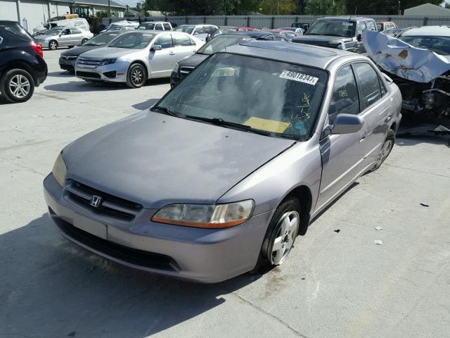 1HGCG1657YA033683 - 2000 HONDA ACCORD EX SILVER photo 2