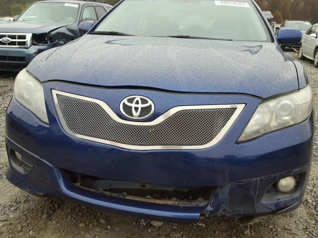 4T1BK3EK1BU630843 - 2011 TOYOTA CAMRY SE BLUE photo 9