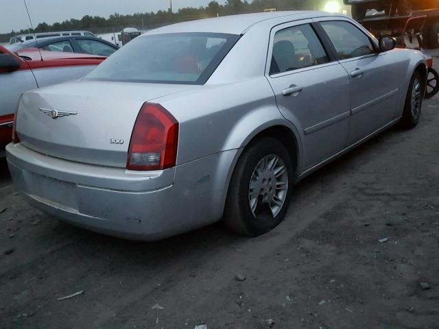 2C3JA43R05H640154 - 2005 CHRYSLER 300 SILVER photo 4