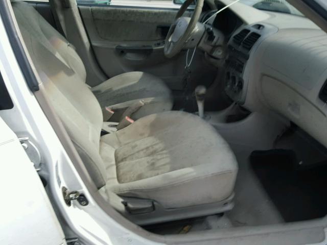 KMHCG45C43U491393 - 2003 HYUNDAI ACCENT GL WHITE photo 5