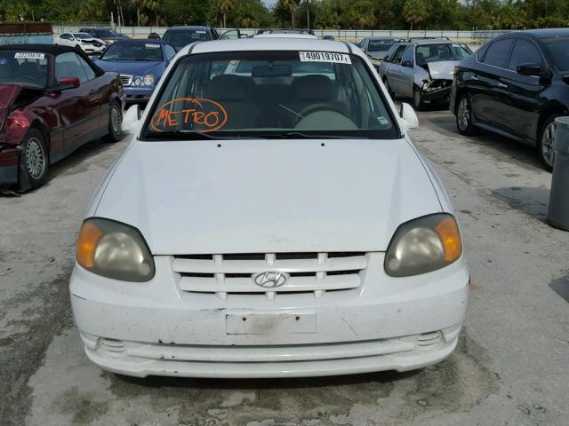 KMHCG45C43U491393 - 2003 HYUNDAI ACCENT GL WHITE photo 9