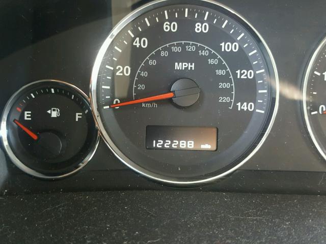 1J8HG48K28C188373 - 2008 JEEP COMMANDER GRAY photo 8