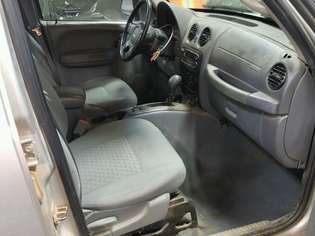 1J4GL48K26W243019 - 2006 JEEP LIBERTY SP SILVER photo 5