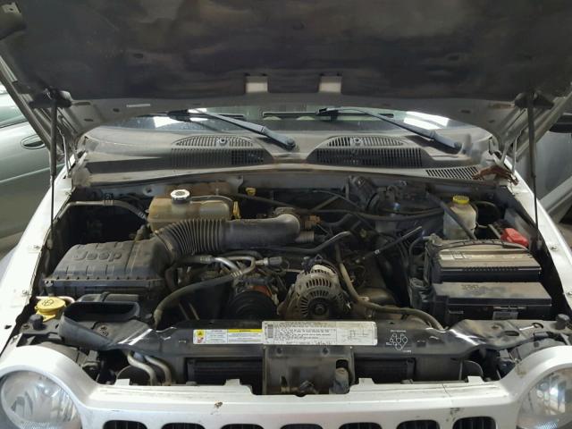 1J4GL48K26W243019 - 2006 JEEP LIBERTY SP SILVER photo 7